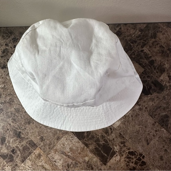 Sanrio Hello Kitty White And Pink Reversible Bucket Hat - Picture 8 of 9